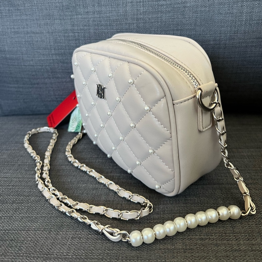 NWT BADGLEY MISCHKA SMALL CAMERA CROSSBODY BAG